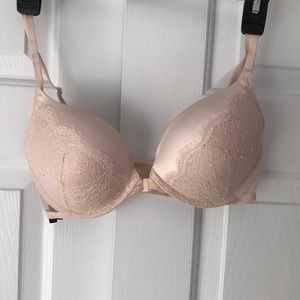 Plunge push-up bra